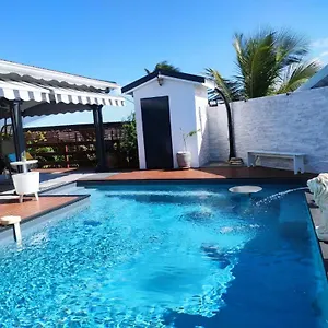 Zannanna F1 De Charme équipé Avec Piscine , Le Moule Guadeloupe