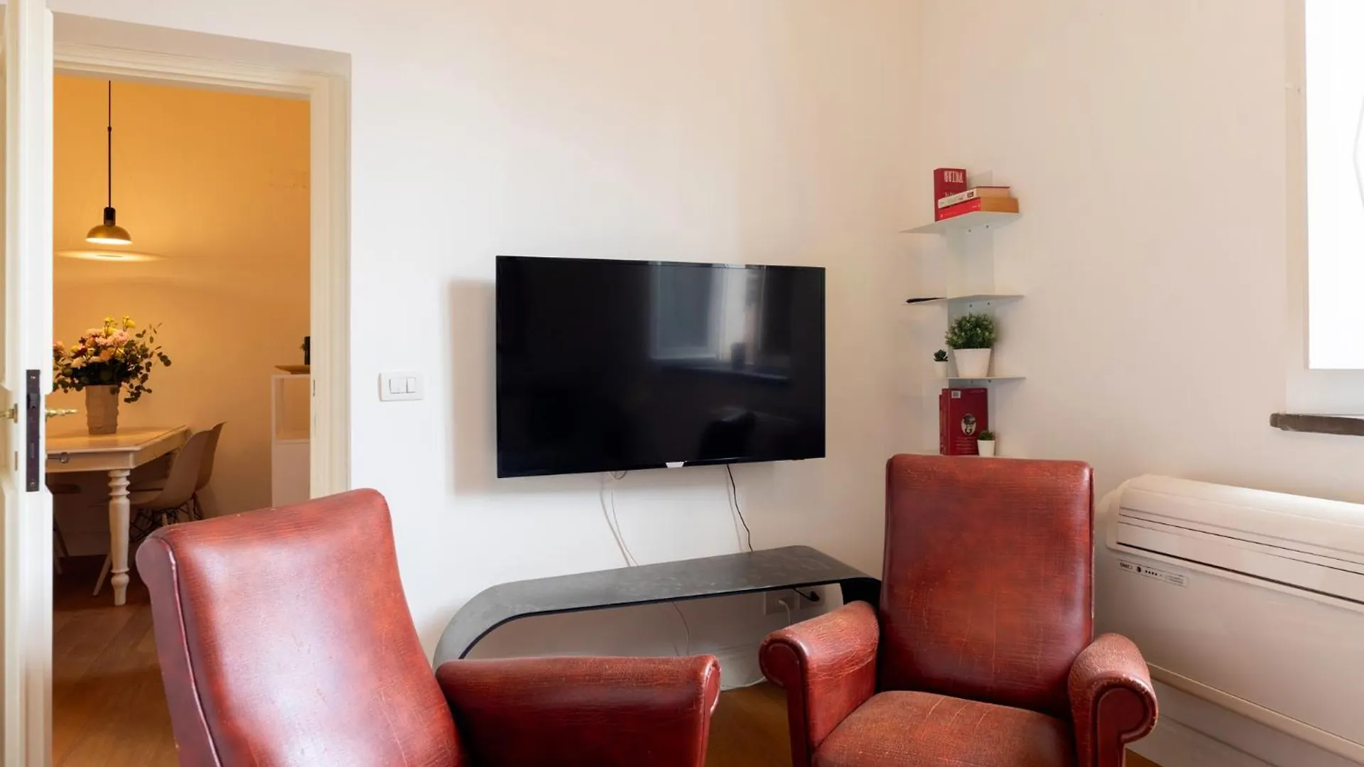 Casa Cecilia Roma Apartment Italy